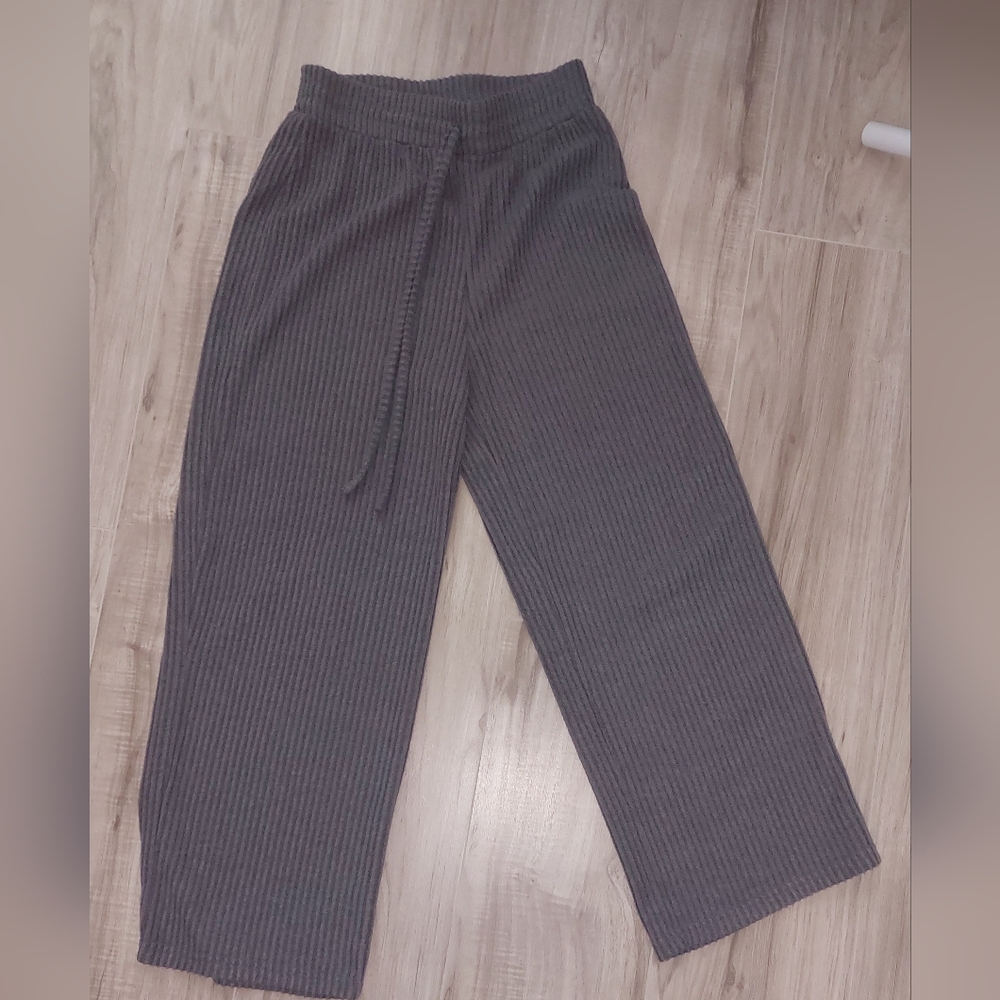 Gray Ribbed Wide-Leg Pants